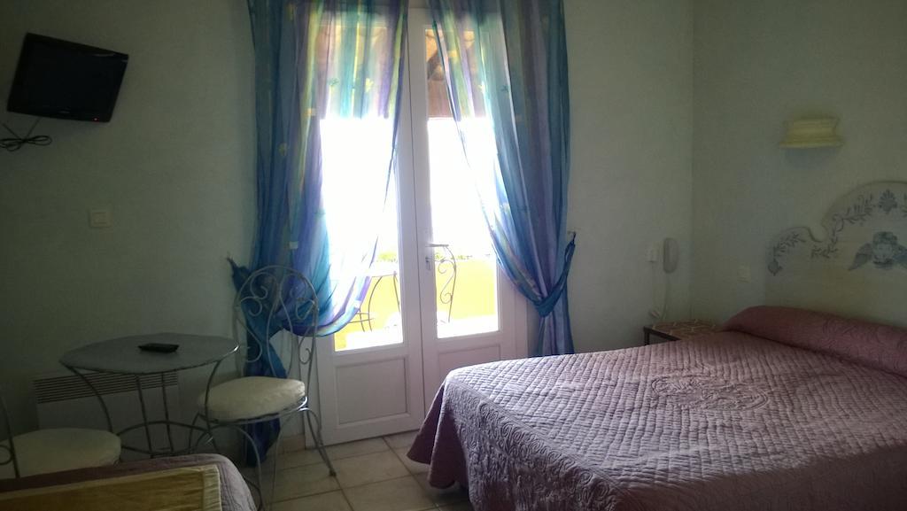 Hotel Les Cavalets Bauduen Pokoj fotografie