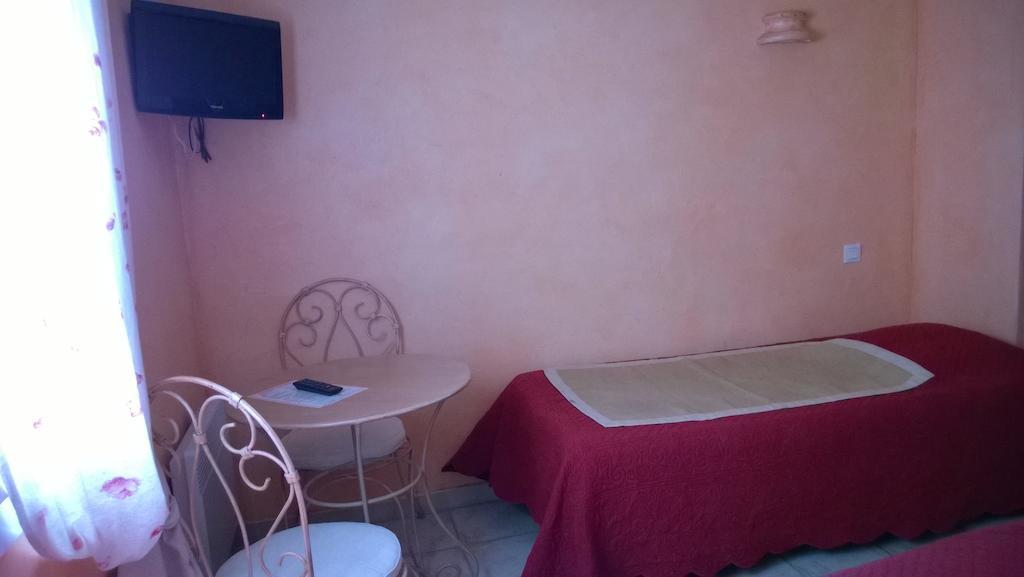 Hotel Les Cavalets Bauduen Pokoj fotografie